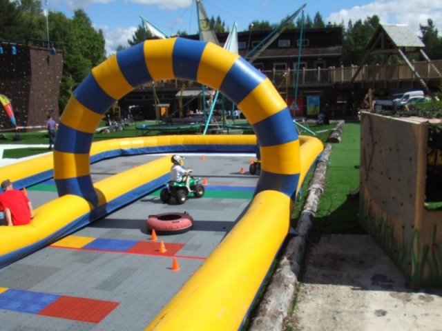  青少年四轮摩托车 